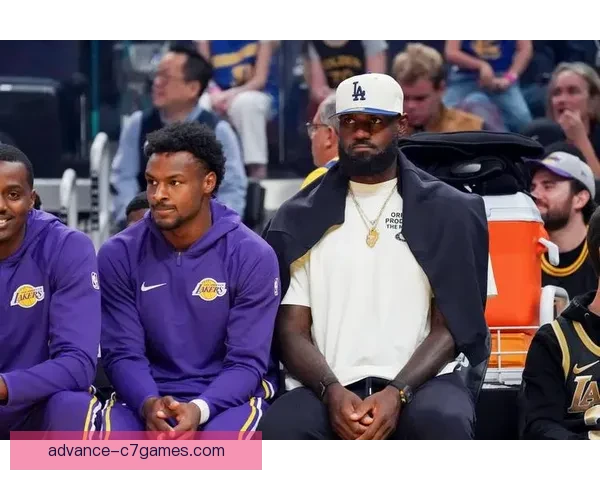 湖人关键战逆转勇士詹姆斯砍下三双引爆季后赛格局西部排名悬念升级 湖人关键战逆转勇士詹姆斯砍下三双引爆季后赛格局西部排名悬念升级