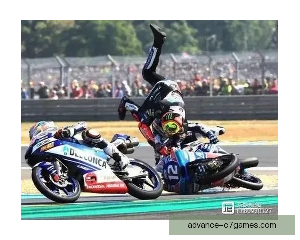 惊险对决再现赛道MotoGP顶尖车手鏖战精彩瞬间